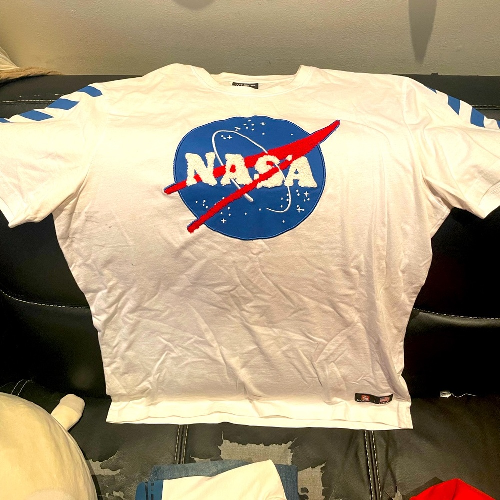 NASA T shirt size L